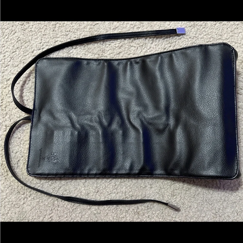 NWOT Younique Makeup Brush Case Roll Up Bag With Zipper Pouch & Tie-15 slots